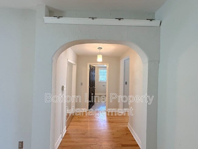 Building Photo - 513 Patterson St