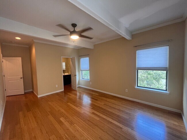 Building Photo - 7bed/6.5bath + 3 car garage and carport