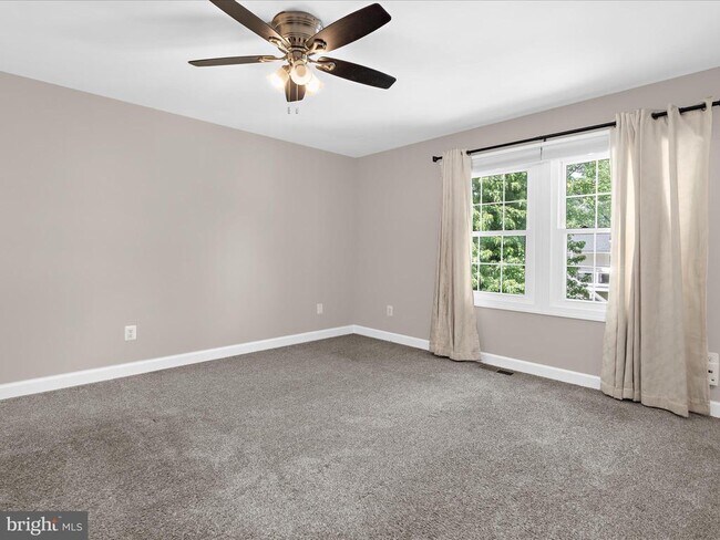 Building Photo - 7896 Pavilion Dr