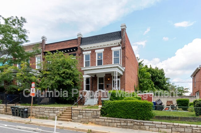 Building Photo - 3523 Warder St NW