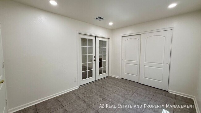 Building Photo - 8501 W Mitchell Dr