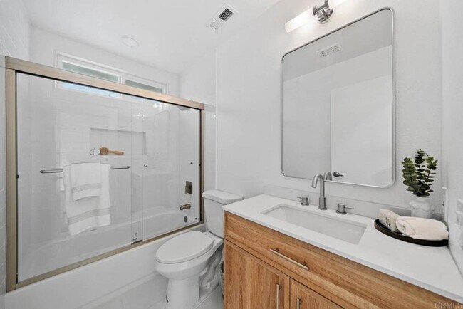 Building Photo - 2038 Waterbury Dr