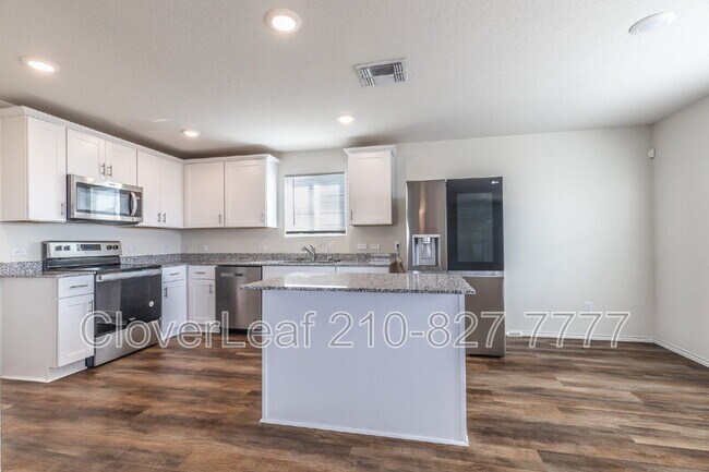 Building Photo - 6102 Walnut Wy