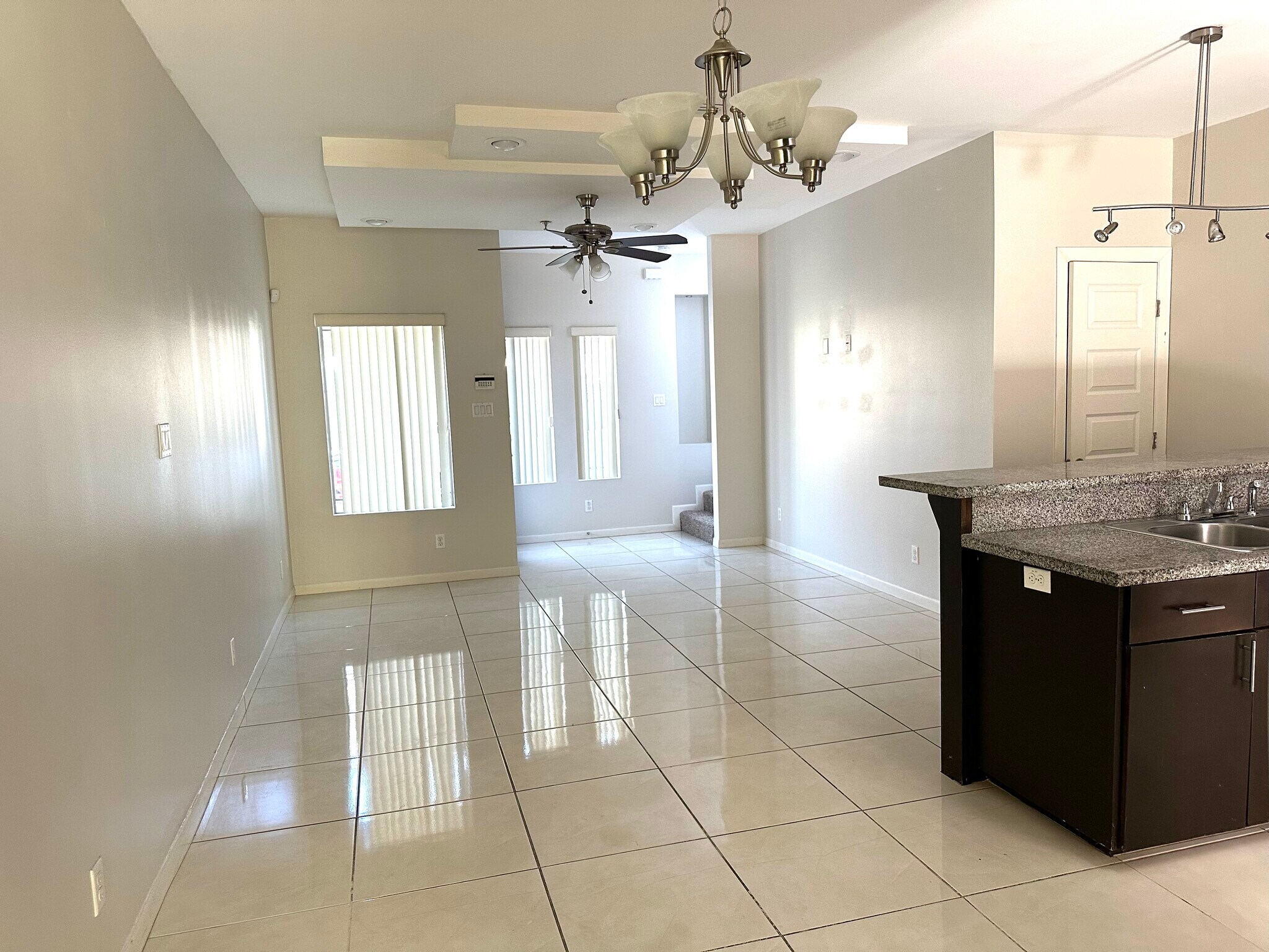 Building Photo - 1203 W Fig Ave