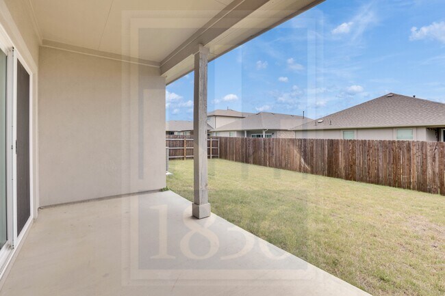Building Photo - 18001 Umberto Dr