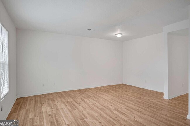 Building Photo - 1903 Whitehall Forest Ct SE