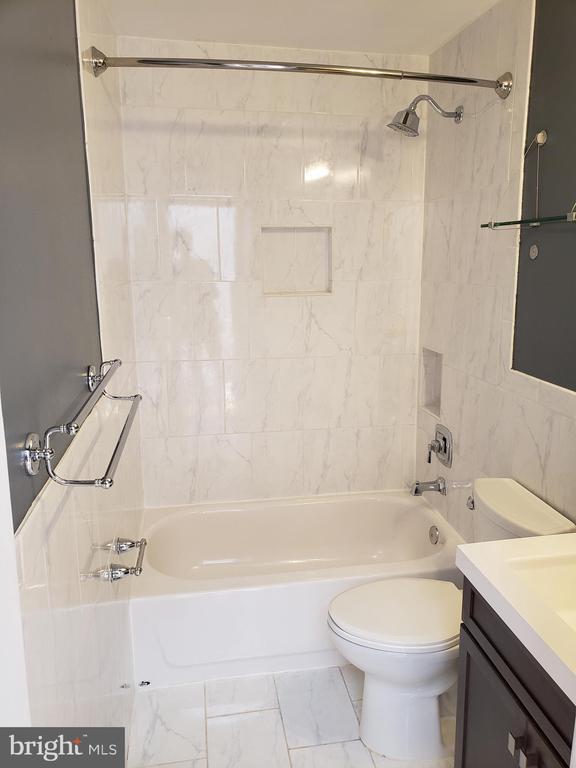 Building Photo - 1503 Swann St NW