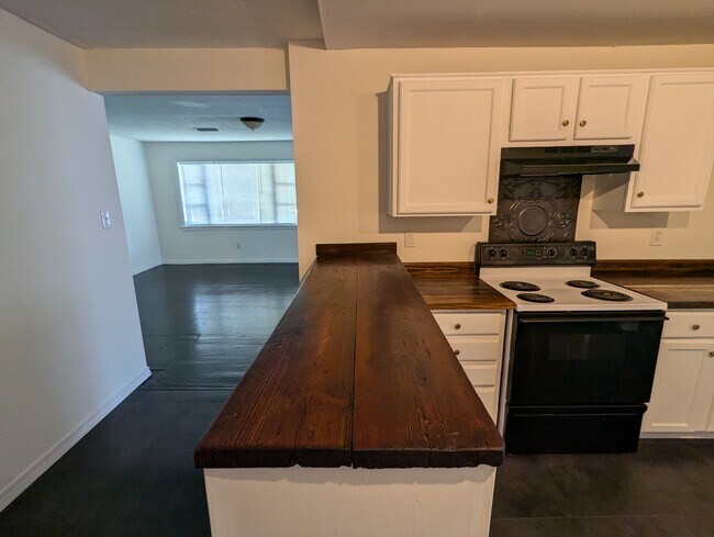 Building Photo - Shelton Beach