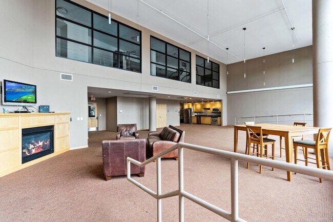 Building Photo - 401 N 2nd St