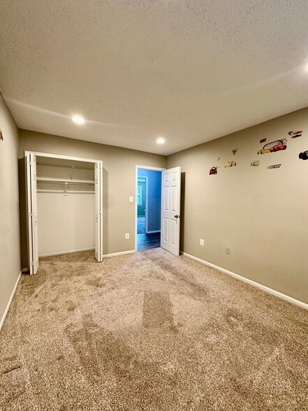 Building Photo - 3070 Tecumseh Ct