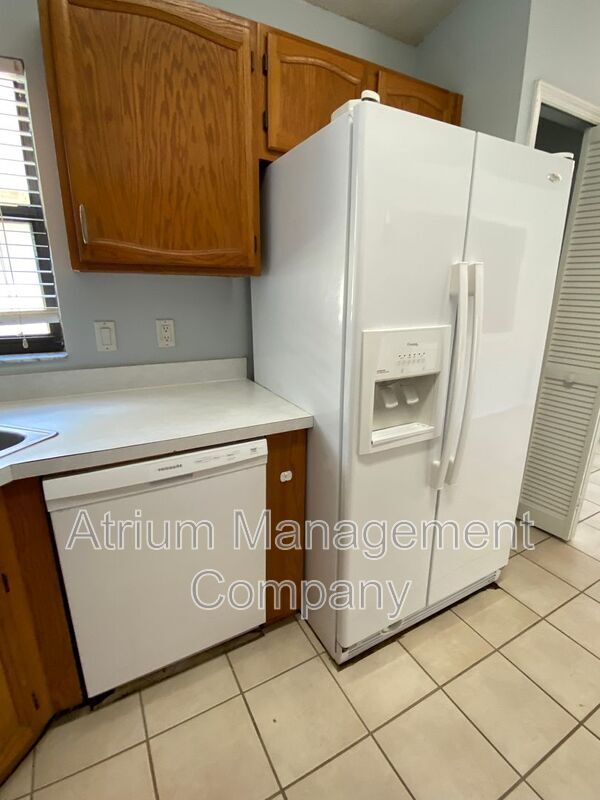 Building Photo - 277 Lakebreeze Cir