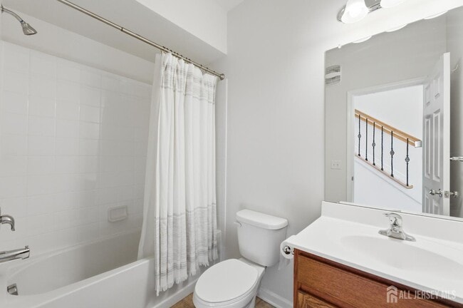 Building Photo - 38 Bond St