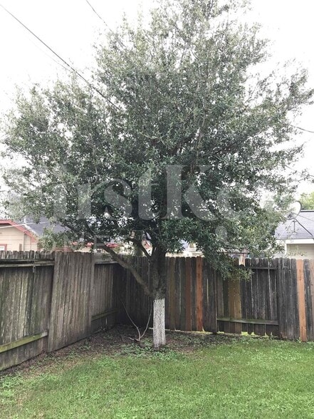 Building Photo - 214 N Native Ln