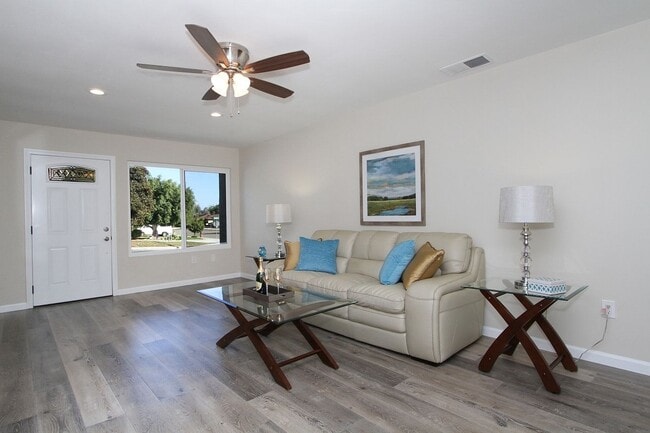 Building Photo - 1643 Peacock Blvd