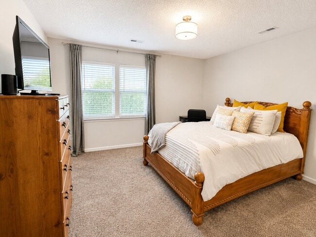 Building Photo - 3906 Thomas Ridge Dr