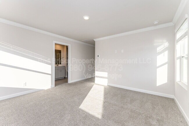 Building Photo - 2003 Old Rivers Rd