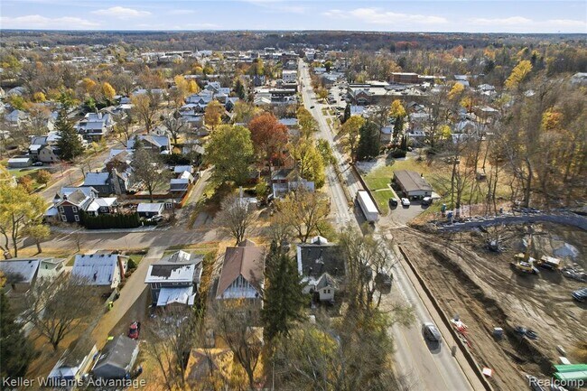 Building Photo - 101 Base Line Rd