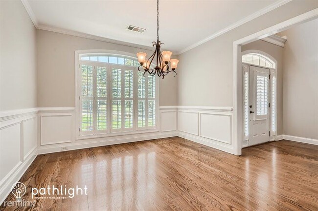 Building Photo - 6 br, 4 bath House - 102 Sandisfield Dr UNIT