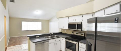 Building Photo - 2216 Kenwick Dr