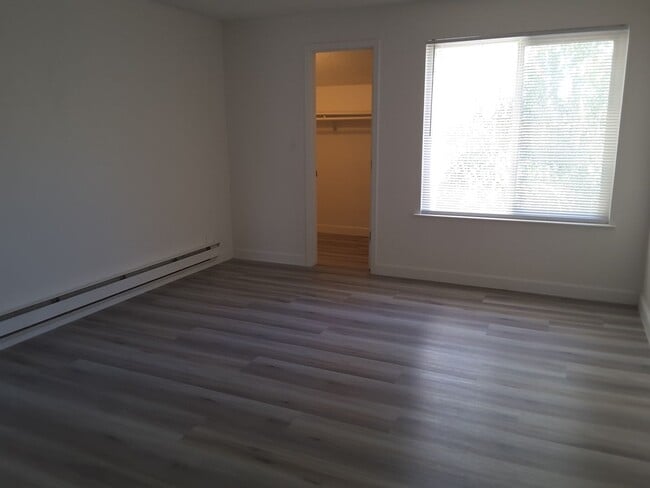 Building Photo - NEWLY REMODELED, SPACIOUS 2 BEDROOM 1 BATH CONDO IN WILDCREEK GARDENS