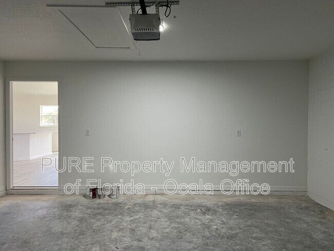 Building Photo - 30 Maple Ln