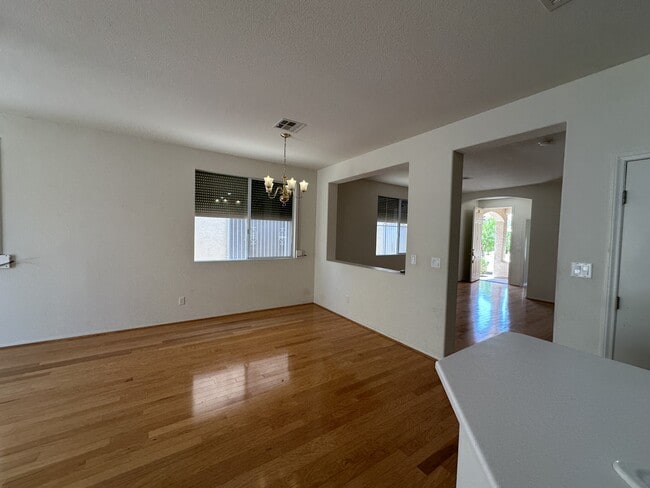 Building Photo - 9900 Shadow Grove Ave