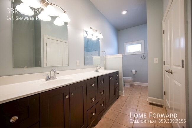 Building Photo - 144 Shawnee Pl