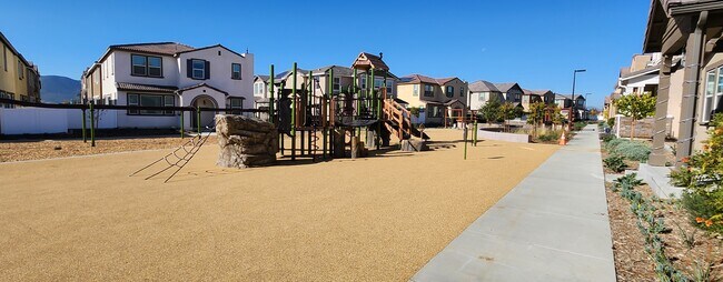 Building Photo - 40787 Melrose Dr