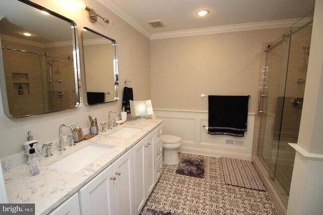Building Photo - 36 Honey Locust Ln