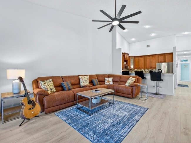 Building Photo - 233 W Coral Trace Cir