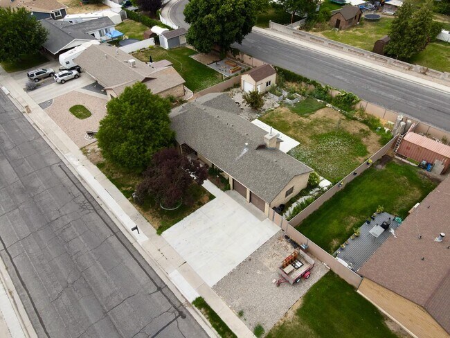 Building Photo - 410 N 250 W