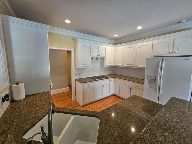 Building Photo - 19 Wildeoak Ct