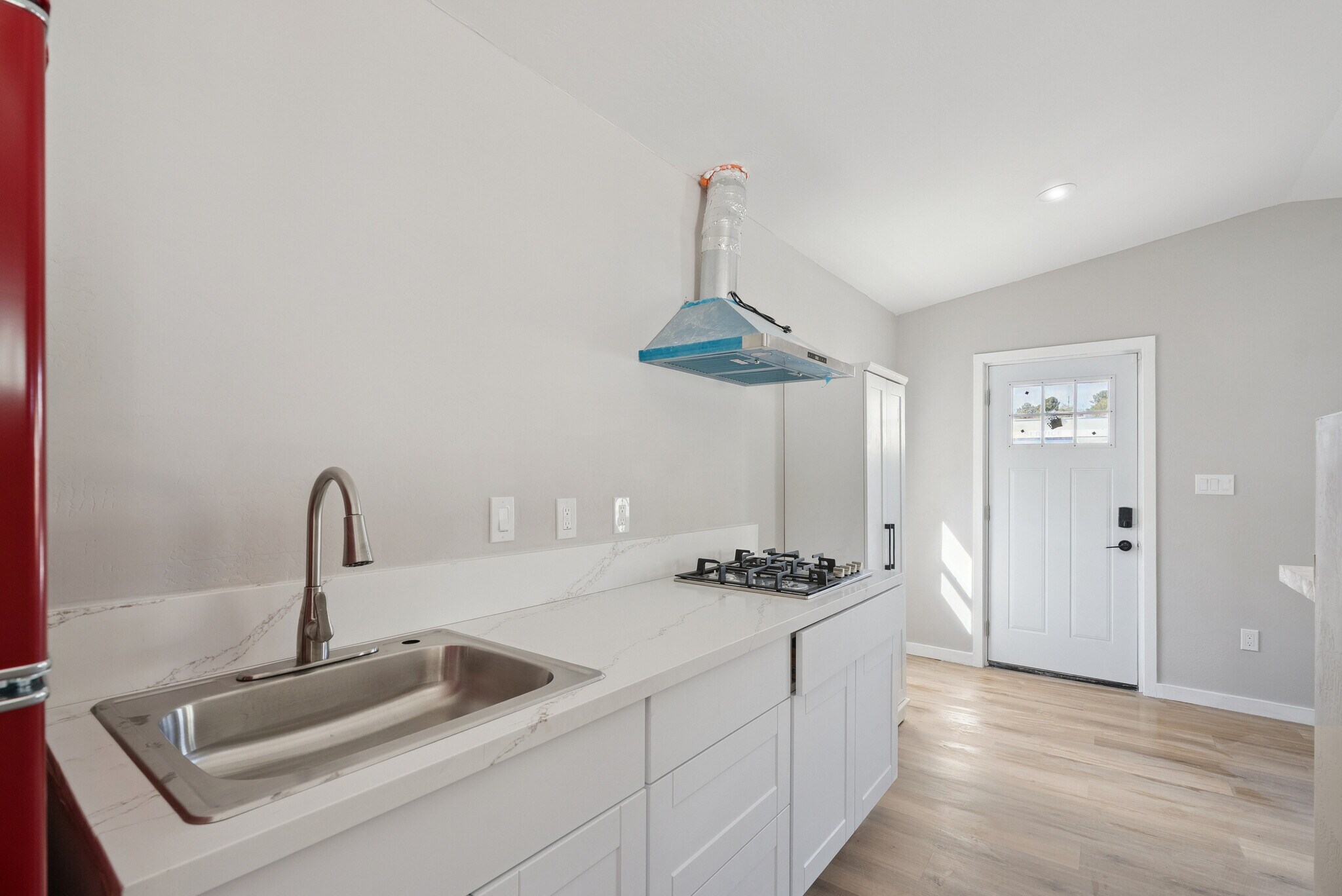 Building Photo - 890 E Ash St