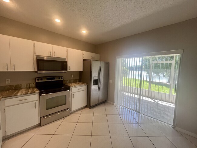 Building Photo - 12356 Berkeley Square Dr