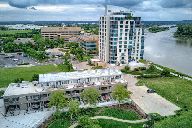 Building Photo - Prime Downtown 2-Bedroom Condo Steps from the Old Market!!