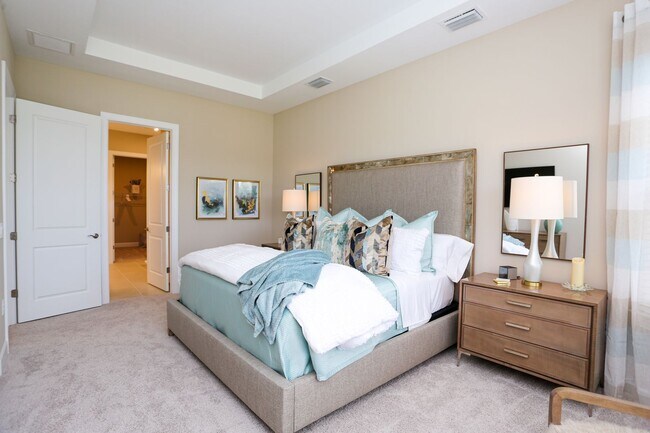 Building Photo - BRAND NEW** STUNNING POOL HOME**PROFESSIONALLY DECORATED**3 BEDS + DEN/ 3 FULL BATHS***ESPLANADE ...