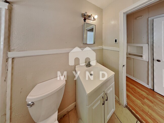 Building Photo - 211 Kerby St