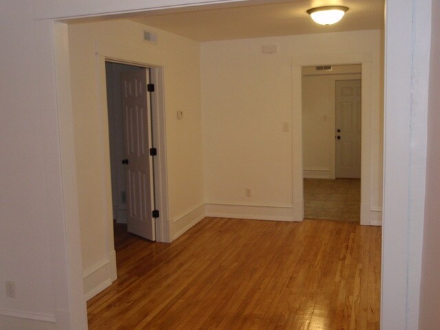 Building Photo - 1709 Buchanan St NE