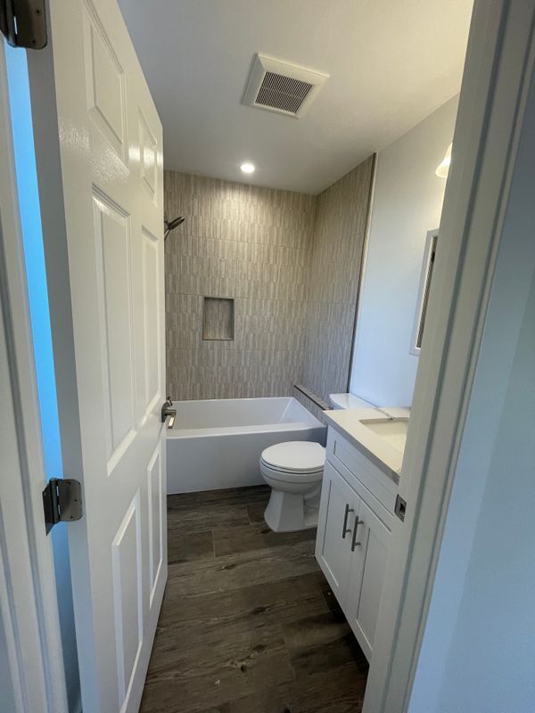 Building Photo - 3923 Franklin Ave