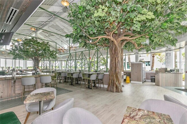 Building Photo - 12655 Wellen Golf St