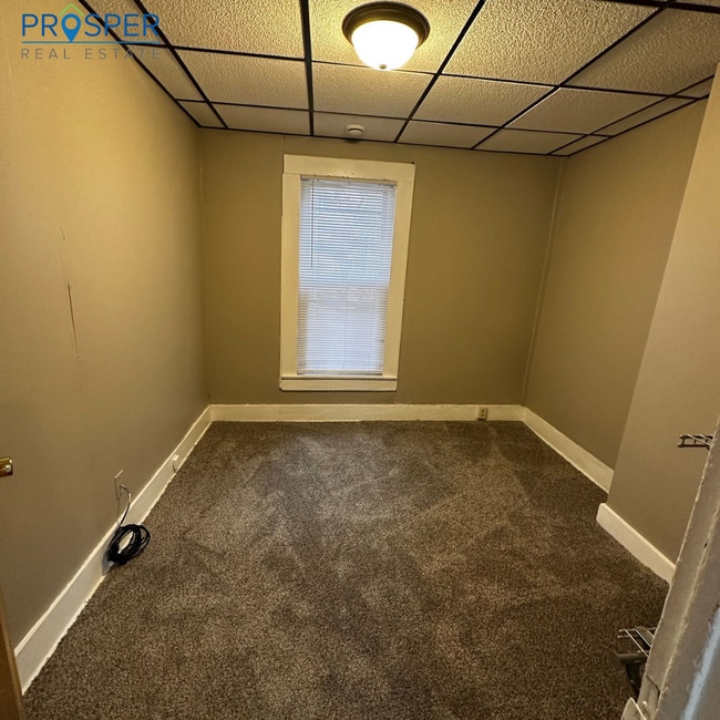 Building Photo - 828 Niagara St