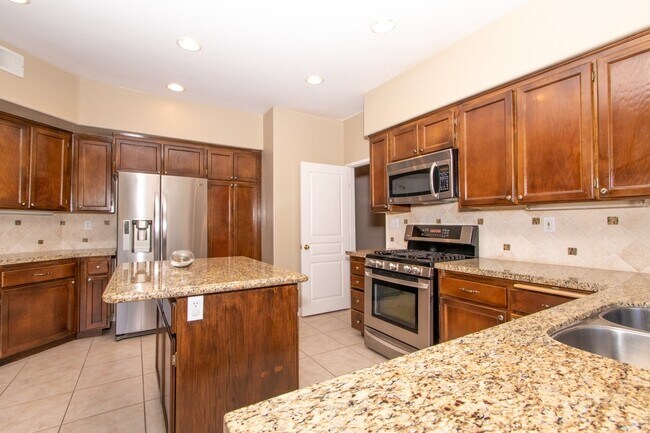 Building Photo - Elegant 4 Bed / 3 Bath House in Twin Oaks Valley Ranch/ San Marcos!