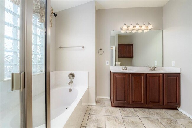 Building Photo - 8528 Harrier Dr