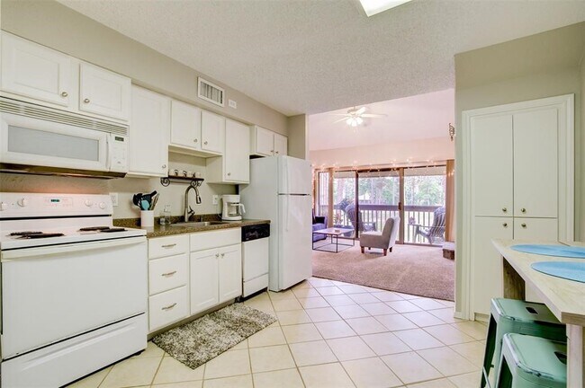 Building Photo - 12900 Walden Rd