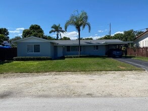 Building Photo - 2751 NE 26th Terrace