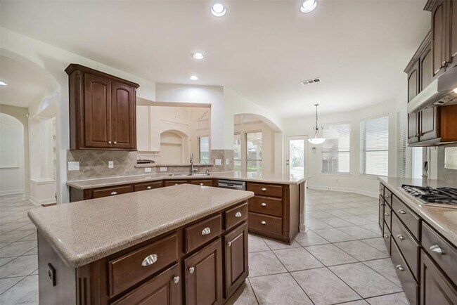 Building Photo - 14015 Falcon Heights Dr