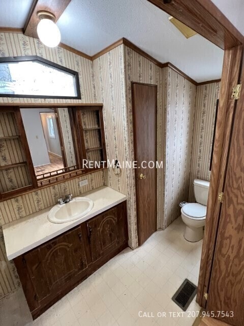 Building Photo - 17 Schoppe Dr