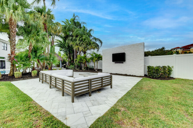 Building Photo - 6298 Sand Hills Cir