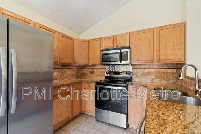 Building Photo - 3649 Dashiel Dr