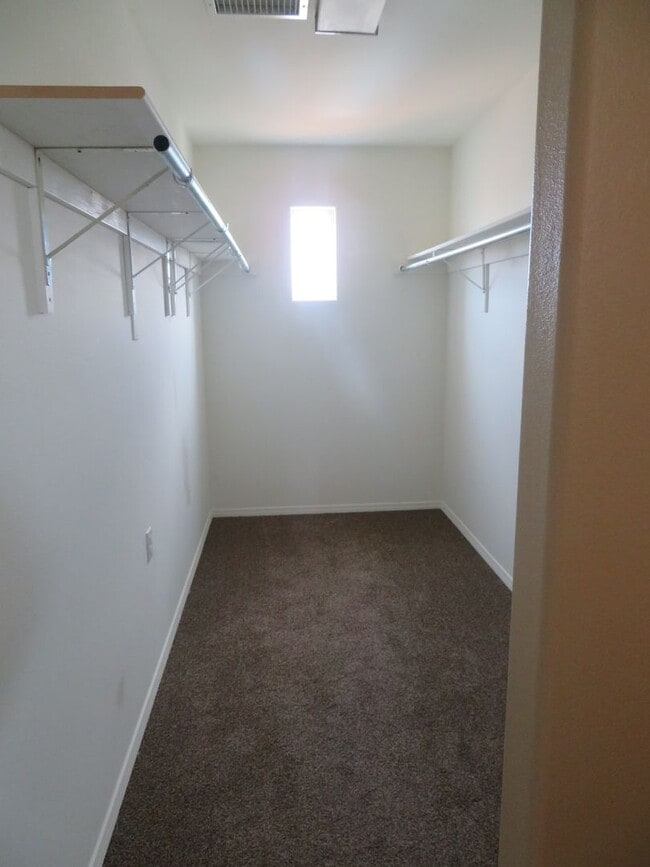 Building Photo - Clean 3 Bedroom, 2.5 Bath Home for Rent